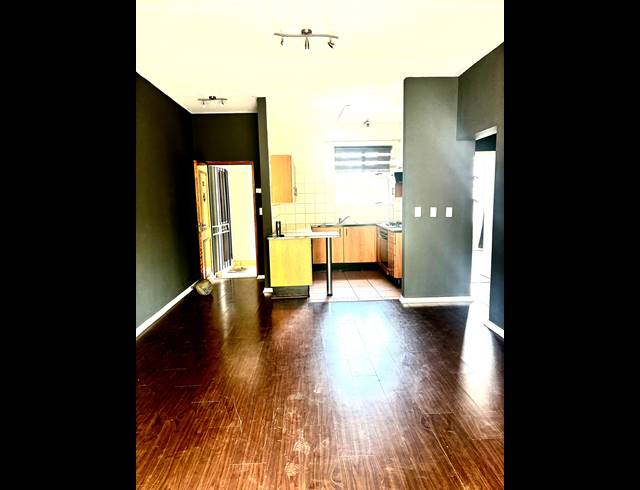 2 BEDROOM APARTMENT FOR SALE IN BRYANSTON
